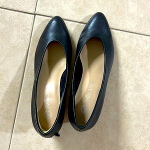 Bella Vita shoes (NEW)